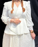 جزئیات کریستالدوزی دستی روی یقه شومیز مجلسی