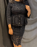 شومیز دانتل مخمل ترک سرمهای با کمربند تزیینی