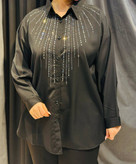 نمای نزدیک نگیندوزی روی شومیز کرپ الیزه سرمهای